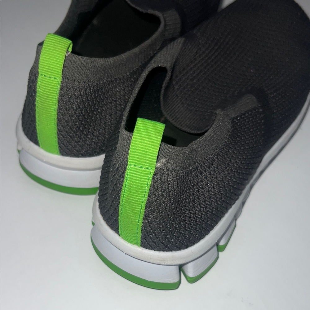 Kids No Sox Slip On Shoes size 3 - Picture 4 of 8